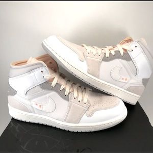 Air Jordan 1 Mid SE 'Inside Out’